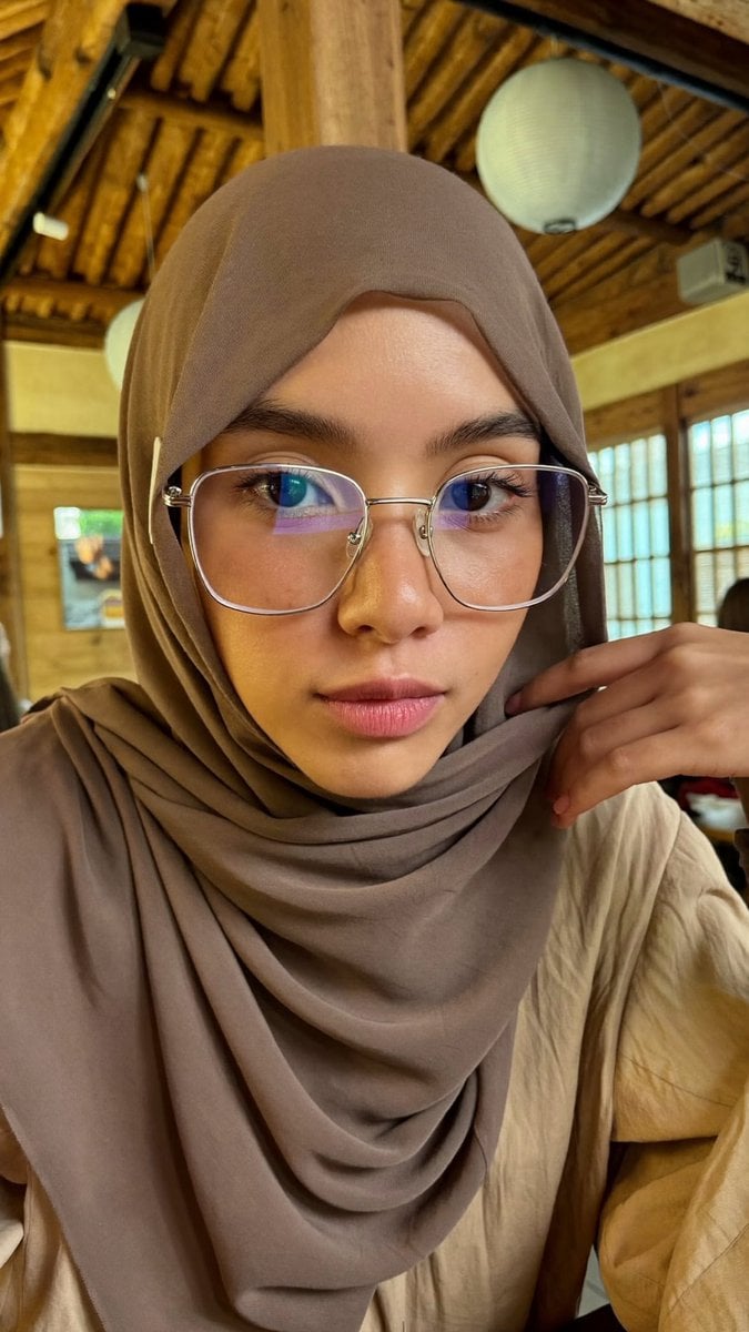 Selfie Portrait in Chiffon Hijab GPT Image 2.5 preview