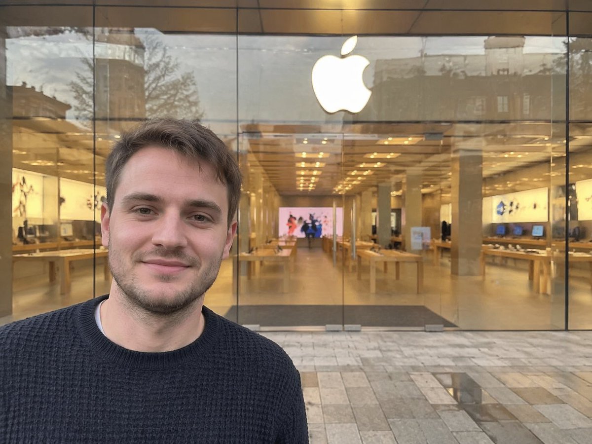 Amateur Apple Store Photography preview image