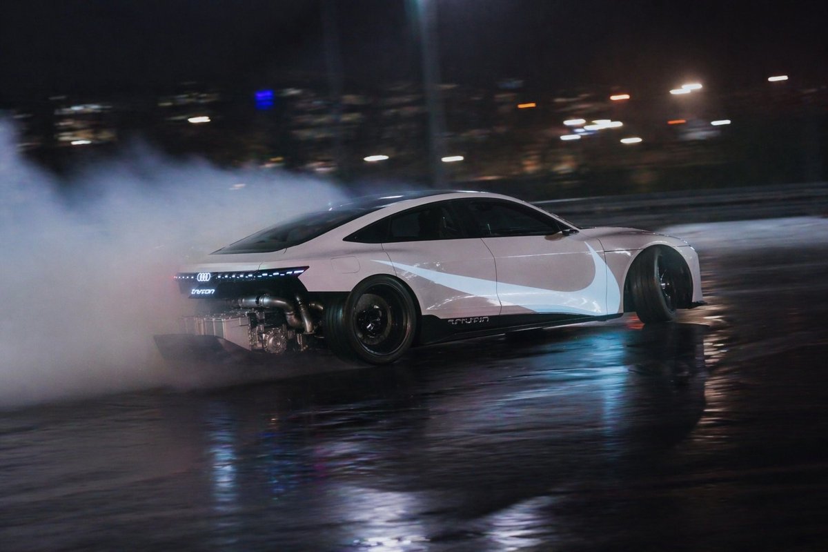 Night Drift Futuristic Sports Sedan preview image