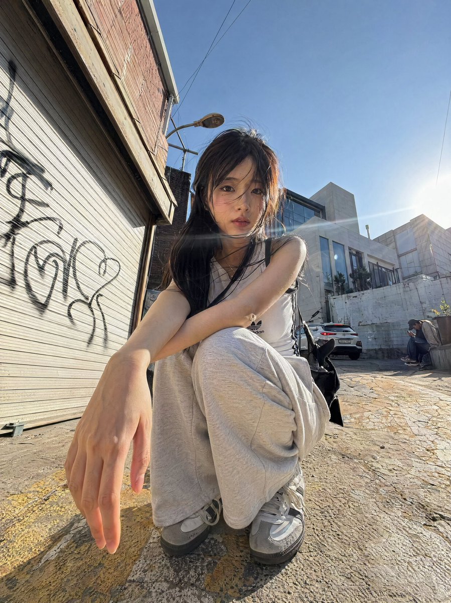 Dynamic Korean Street Photography preview image