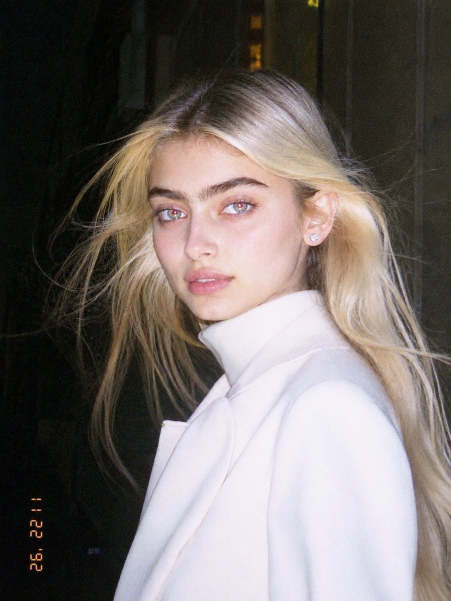 1990s Flash Camera Snapshot Portrait preview image