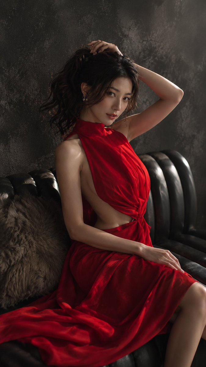 情绪化的红色天鹅绒时尚肖像预览图