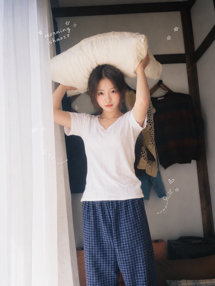 Cozy Morning Pillow Portrait 预览图片
